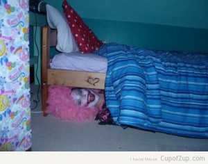 clown_under_the_bed